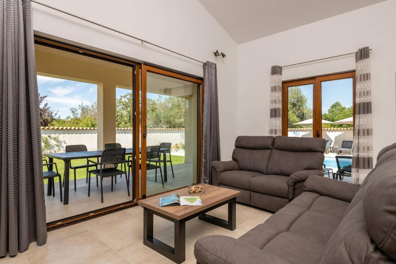 Holiday House Evida Poreč Exteriör bild